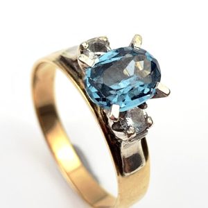 9ct Gold Topaz Ring