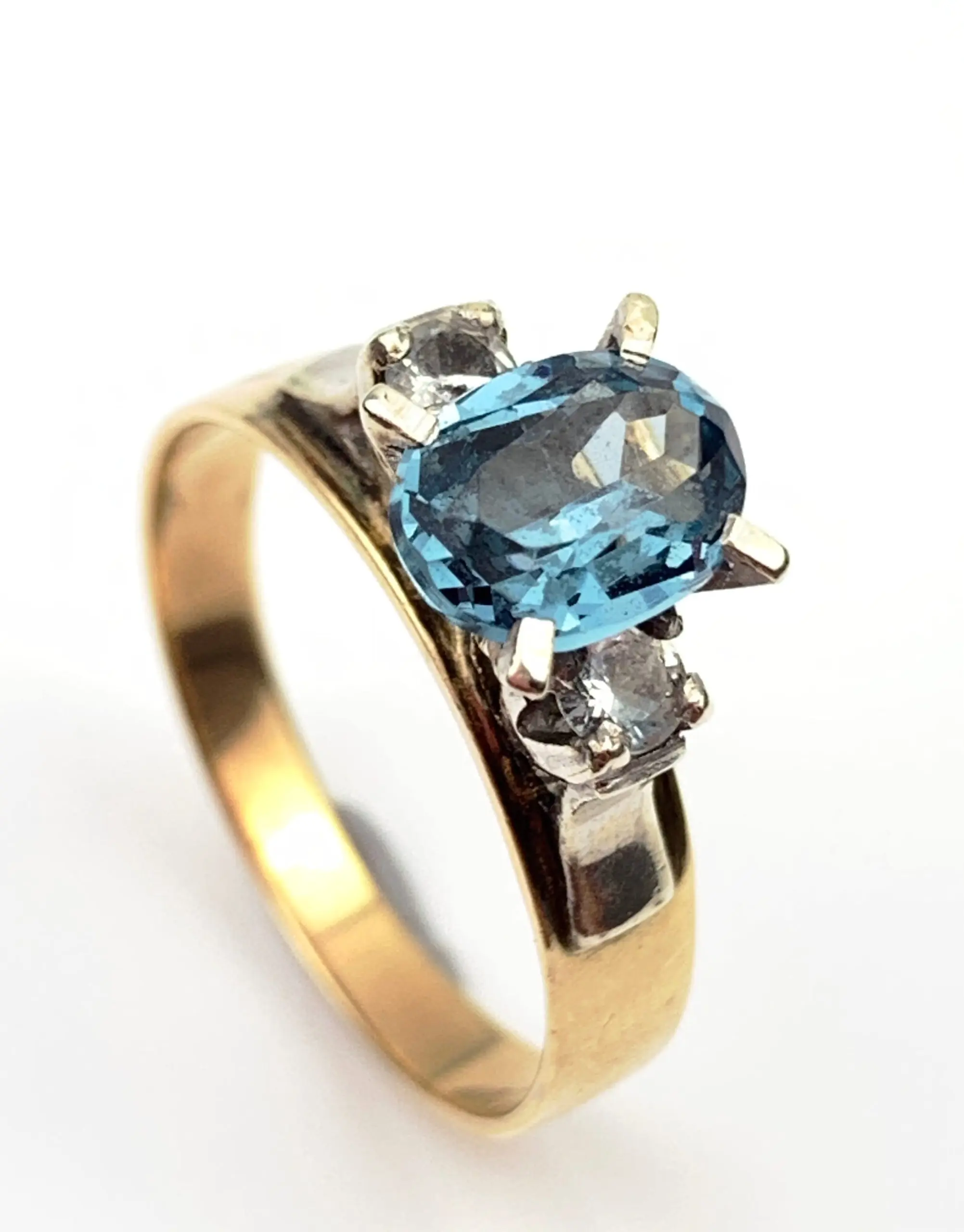 9ct Gold Topaz Ring