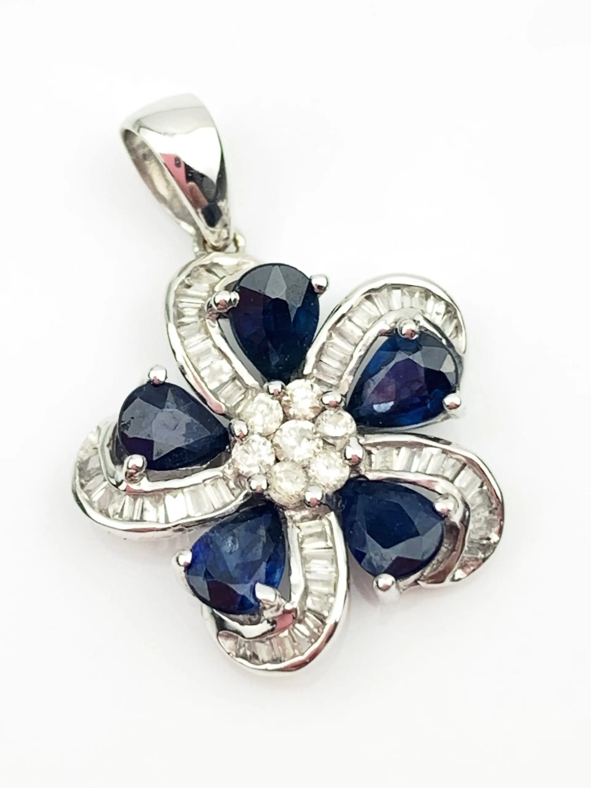 18ct Gold Diamond & Sapphire Pendant