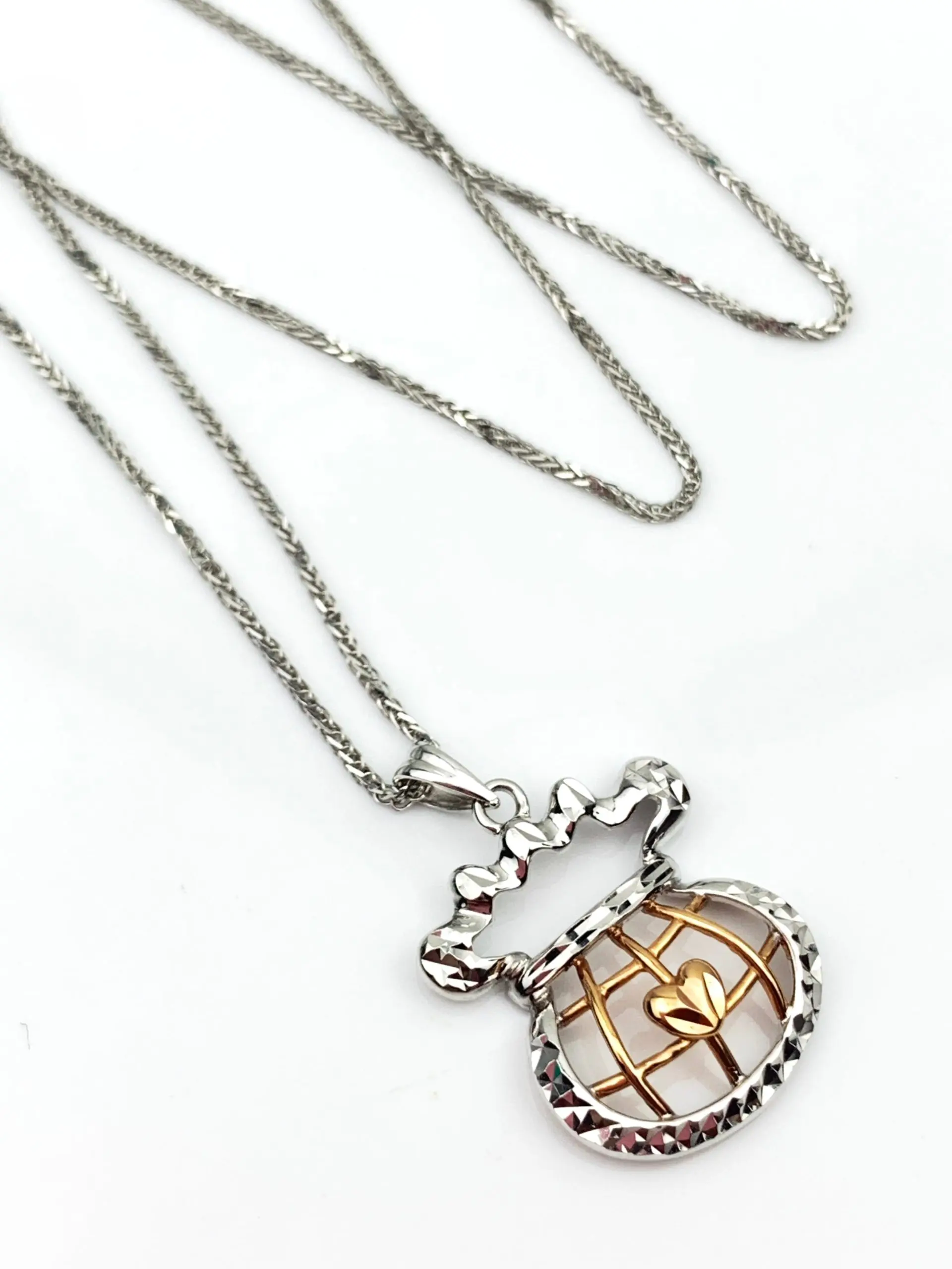 18ct Gold Chain & Pendant
