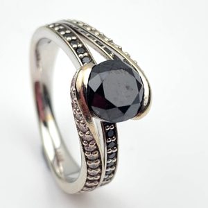 18ct Gold Black Diamond Ring