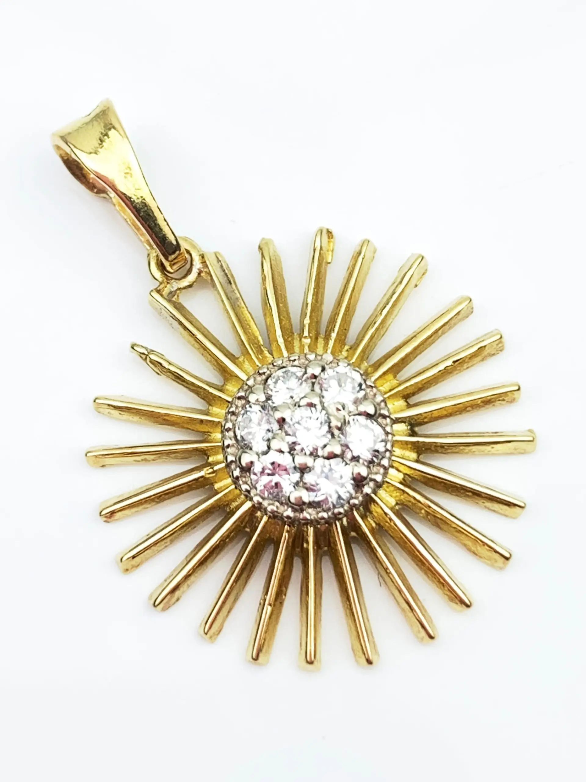 18ct Gold Sunburst Diamond Pendant
