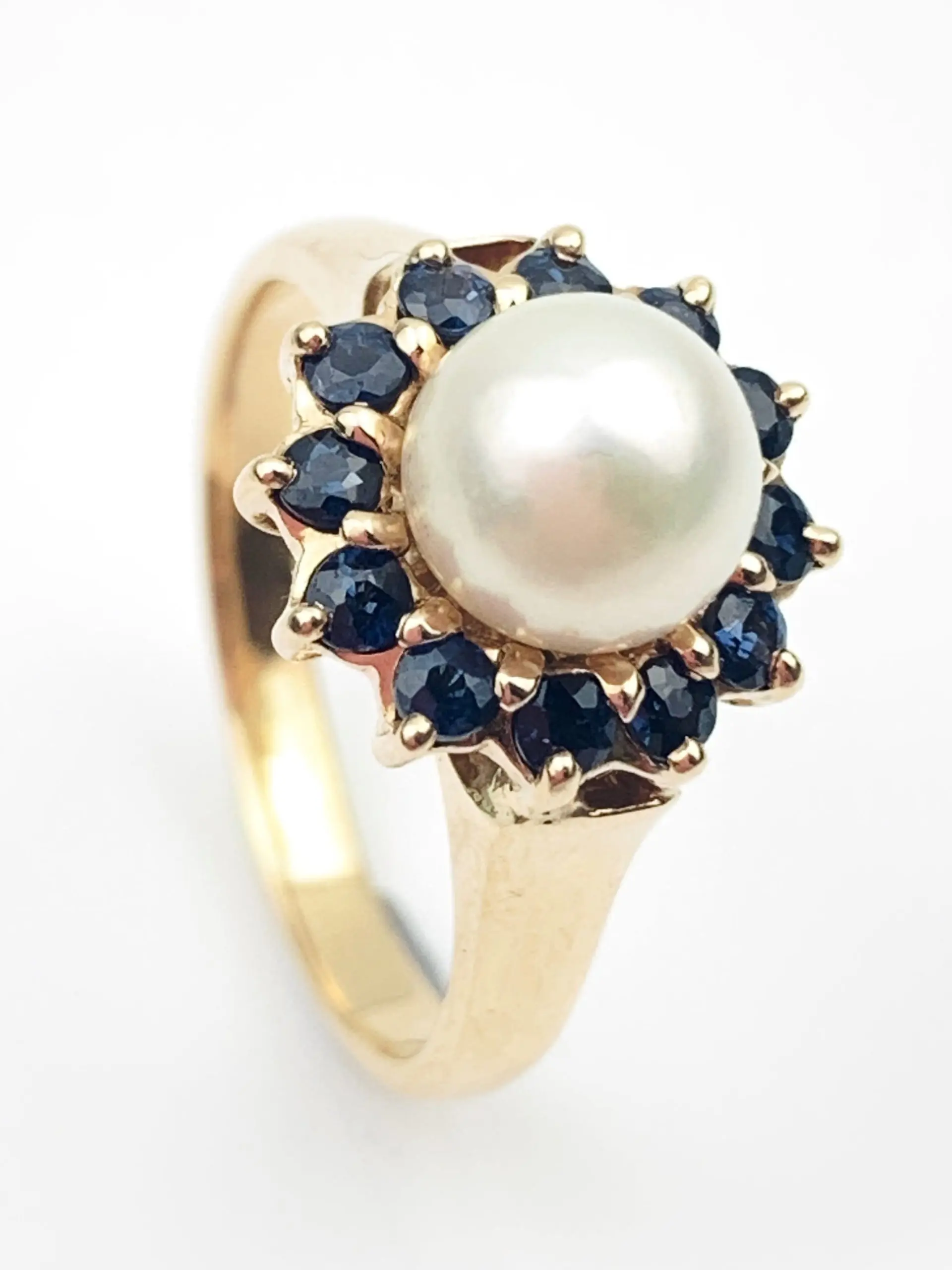 9ct Gold Sapphire & Pearl Ring