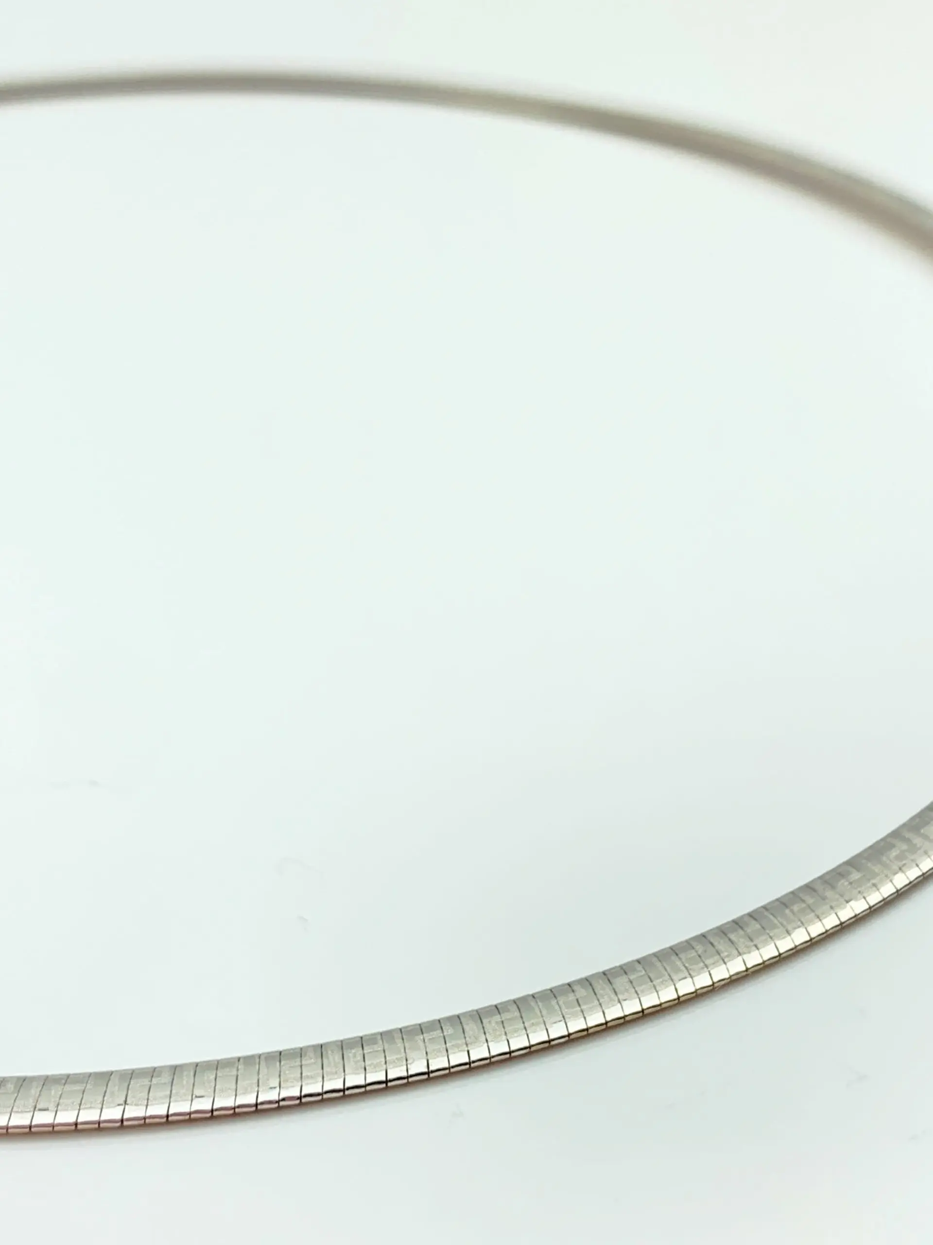 9ct White OR Yellow Gold Omega Necklace - Image 3