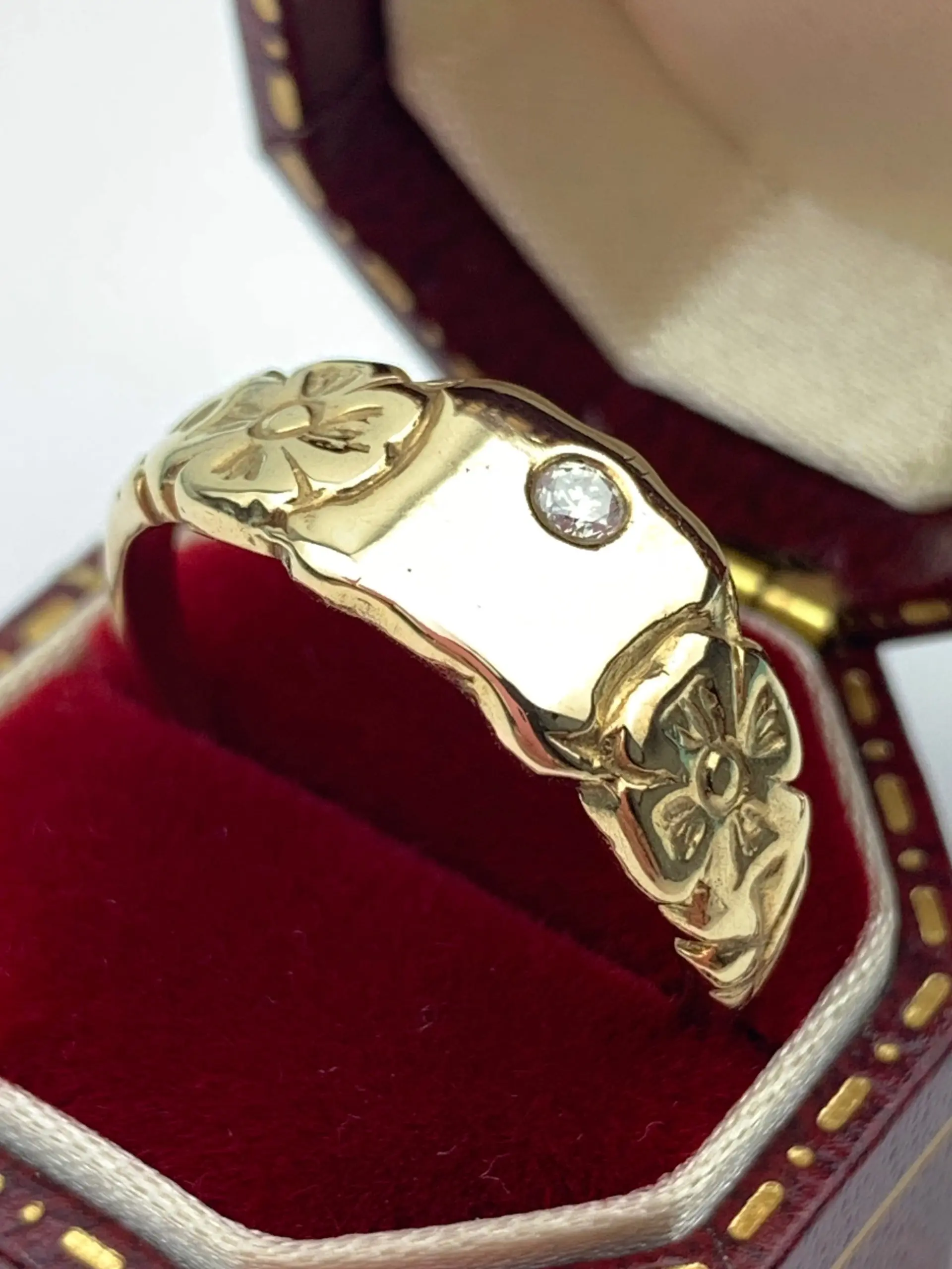 Vintage 9ct Gold Diamond Signet Ring