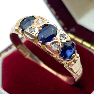 Vintage 15ct Gold Diamond & Sapphire Ring