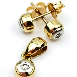 18ct Gold Diamond Pendant & Earrings Set