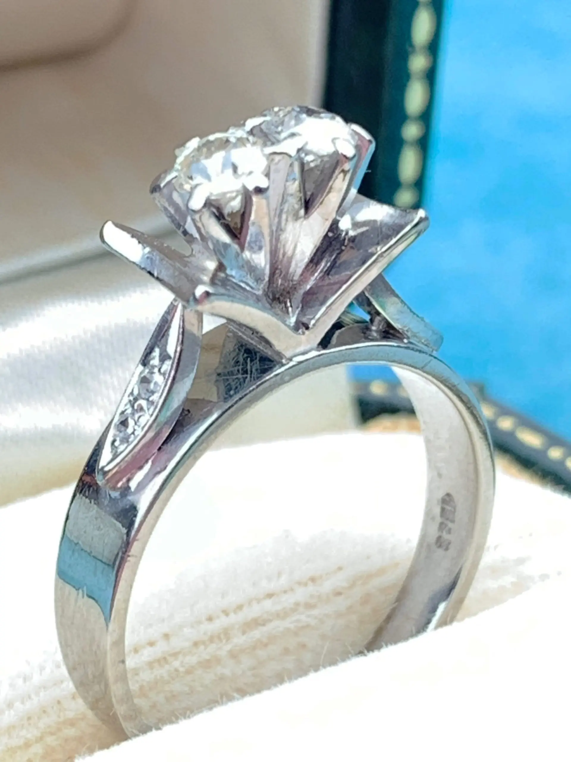 Vintage 18ct Gold Diamond Ring - Image 3