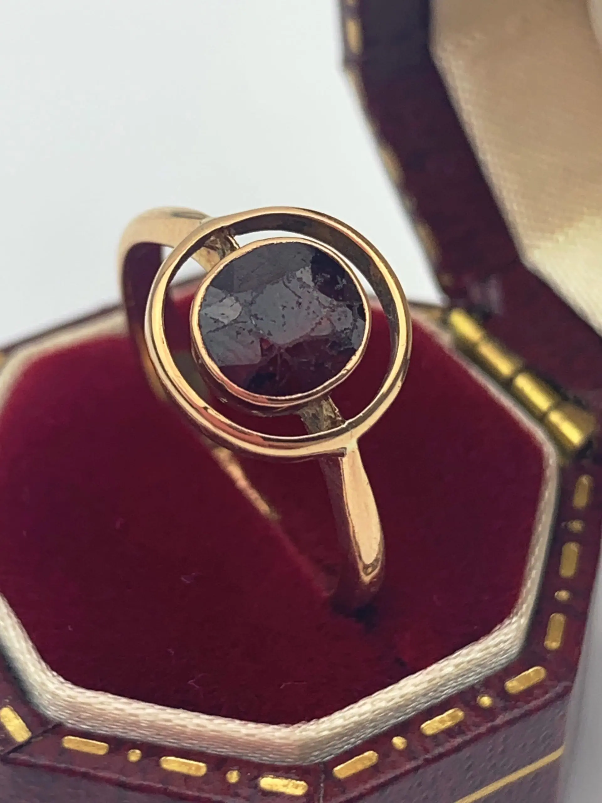 15ct Gold Garnet Antique Ring