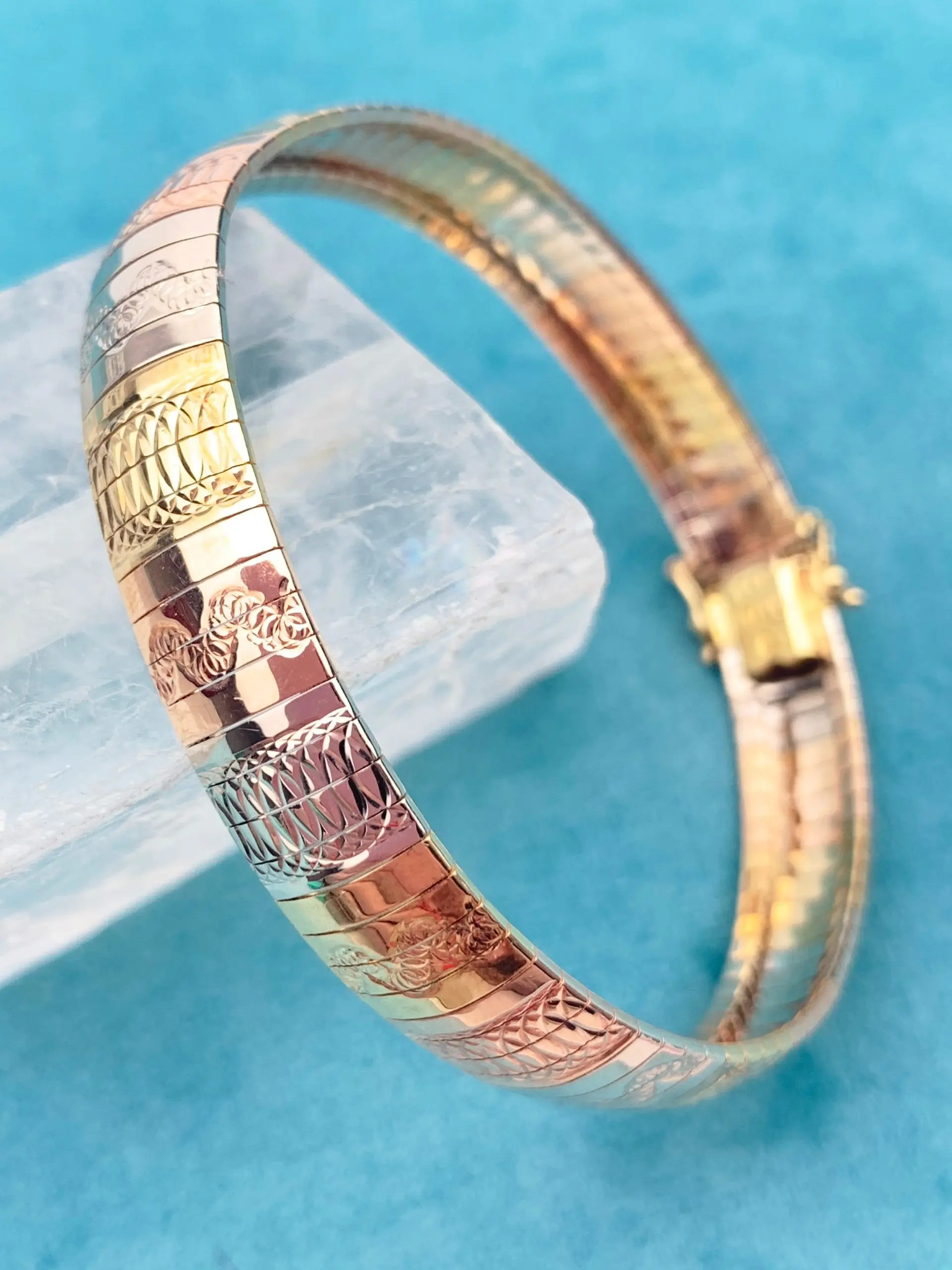18ct Gold Bracelet Omega Style