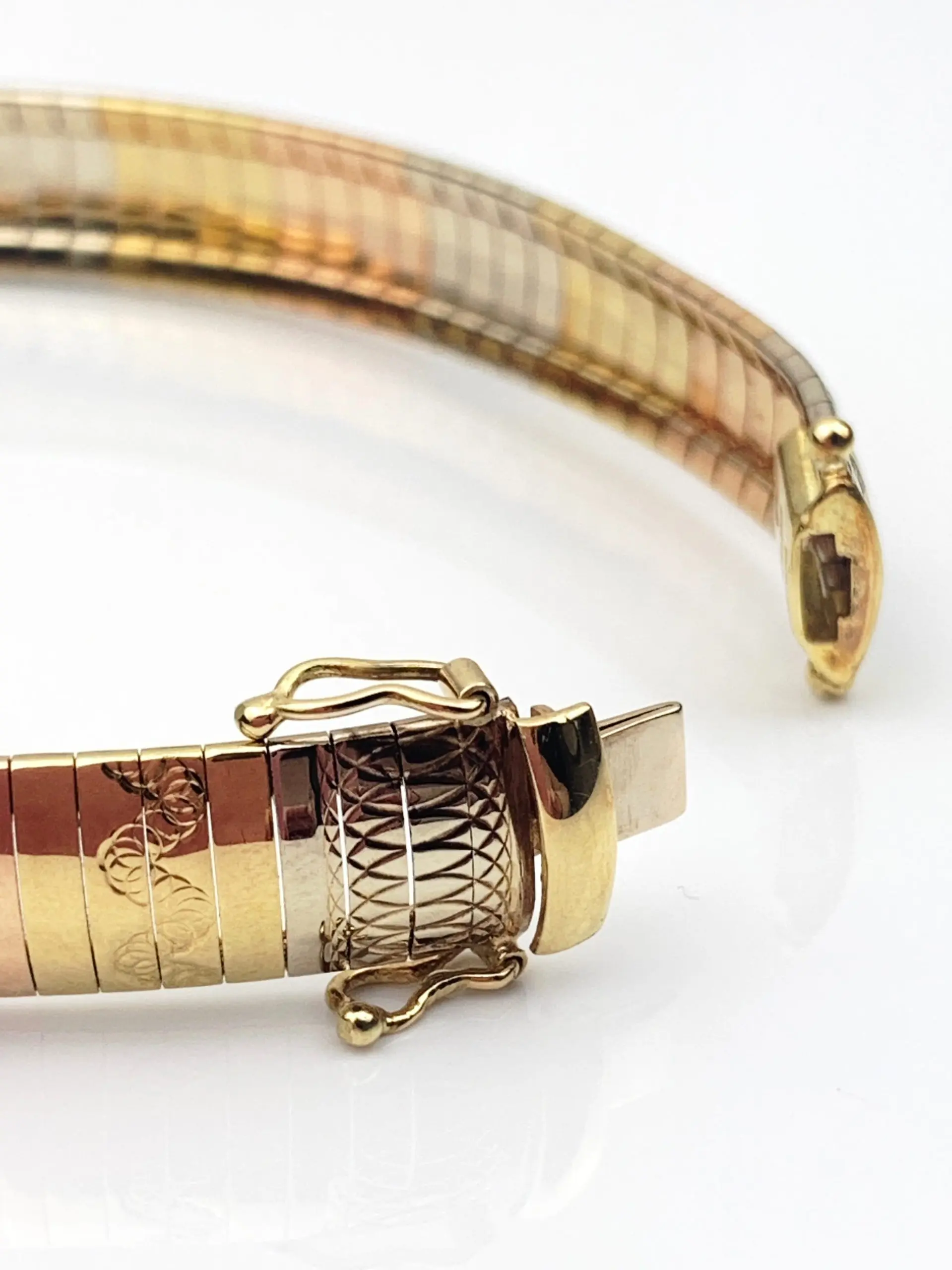 18ct Gold Bracelet Omega Style - Image 4