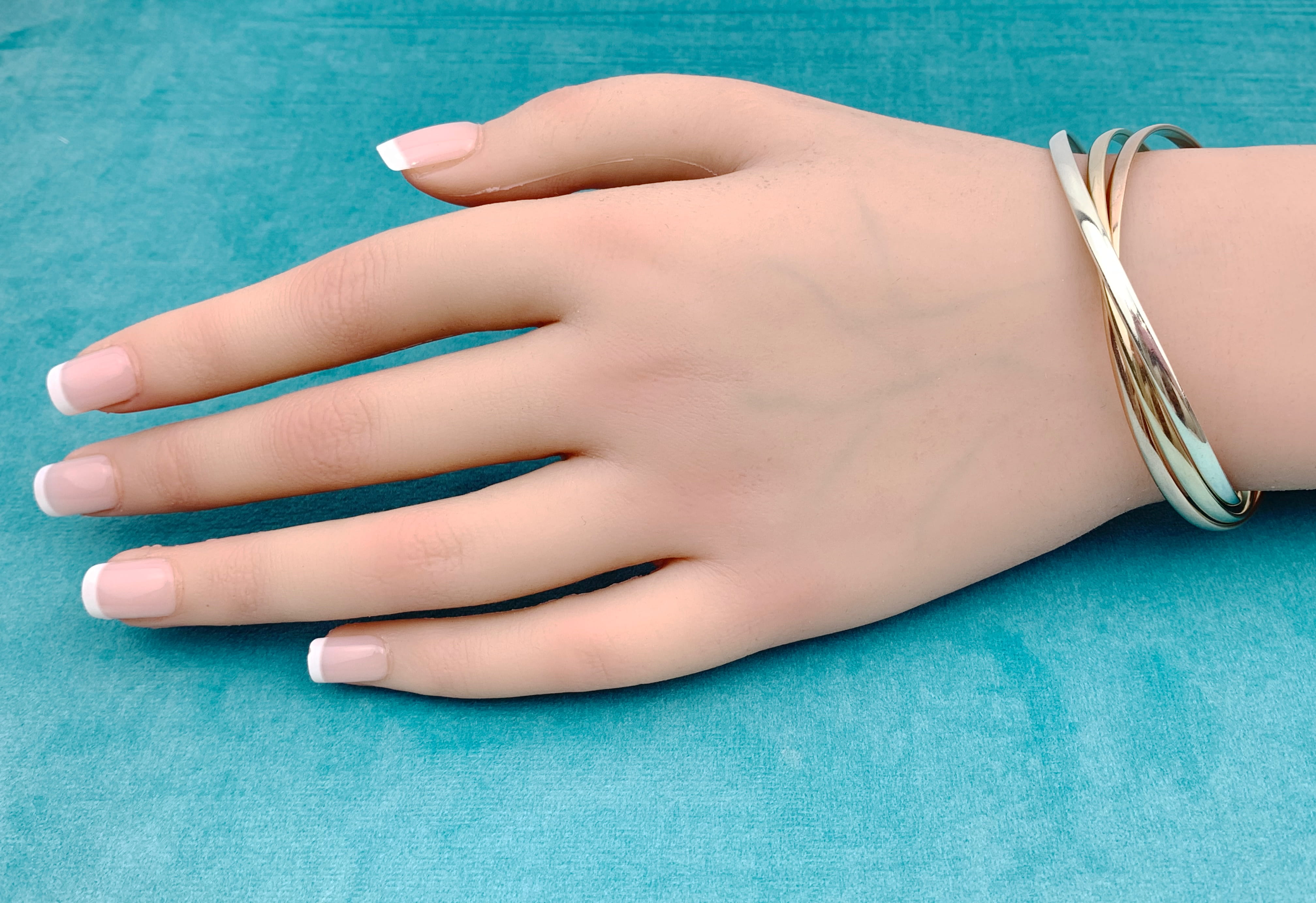 9ct Gold Bangles - Interconnected Trinity Bracelets - Image 4