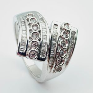 18ct Gold Bypass Cluster Diamond Ring