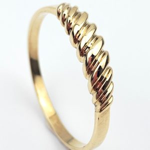 9ct Gold Croissant Ring