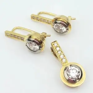 18ct Gold Diamond Earrings & Pendant Set - 1.65ct