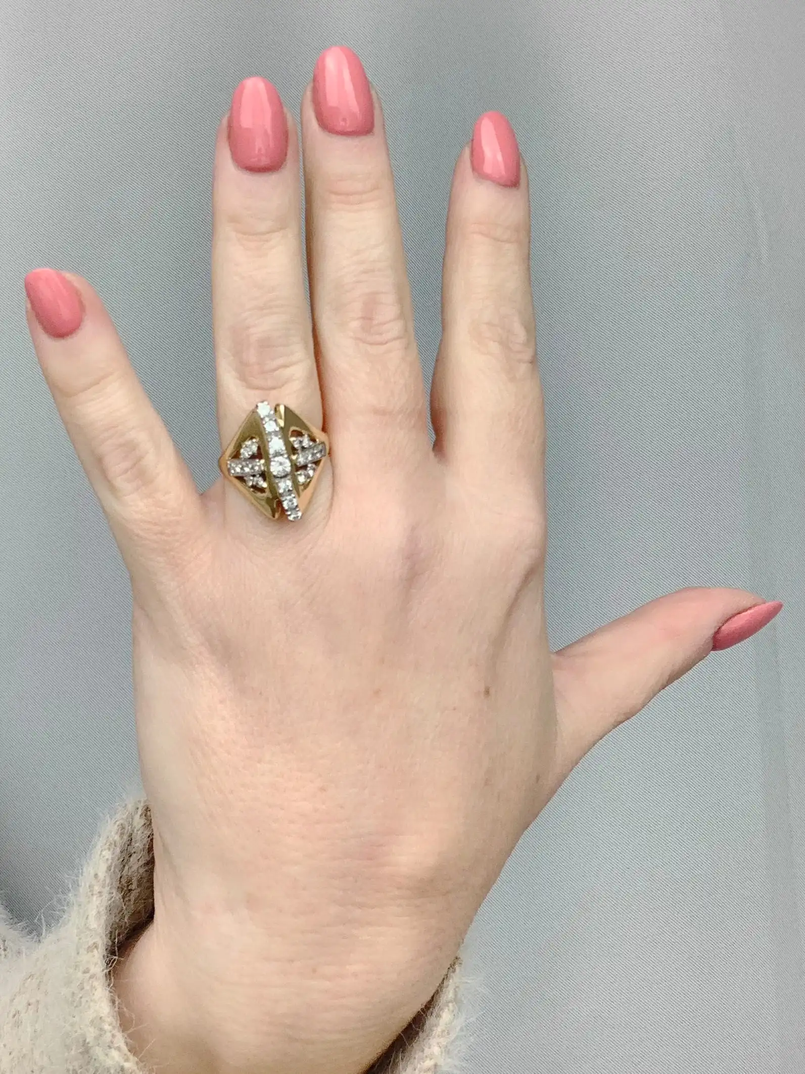 Bespoke 18ct Gold Diamond Ring - Image 5