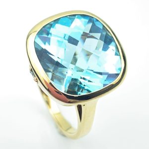 9ct Gold Topaz Ring