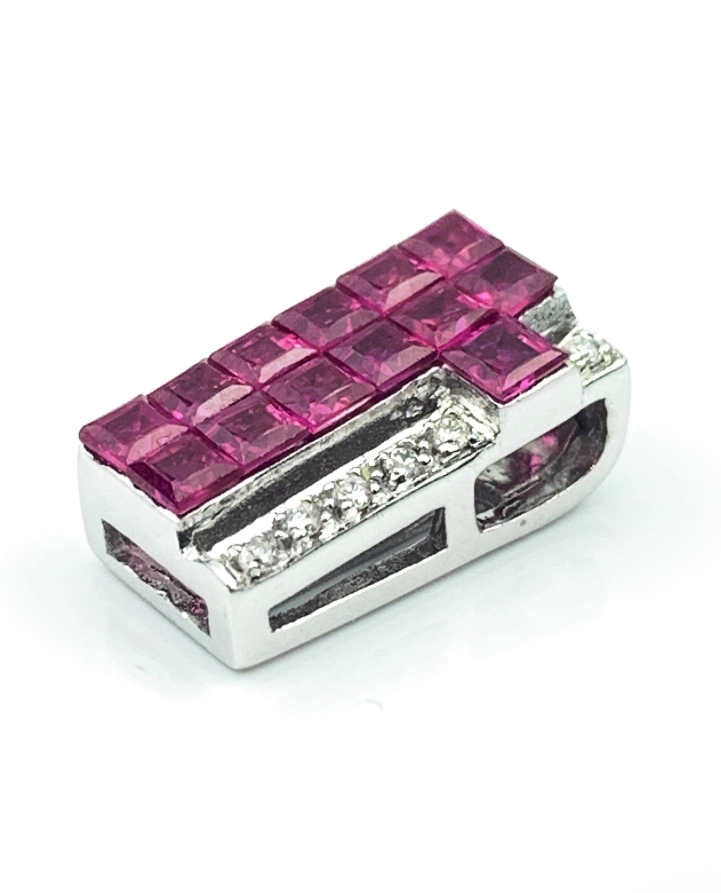 18ct White Gold Diamond & Ruby Pendant - Image 3