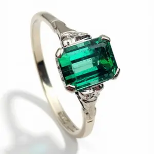Vintage Platinum & 18ct Gold Diamond & Emerald Ring