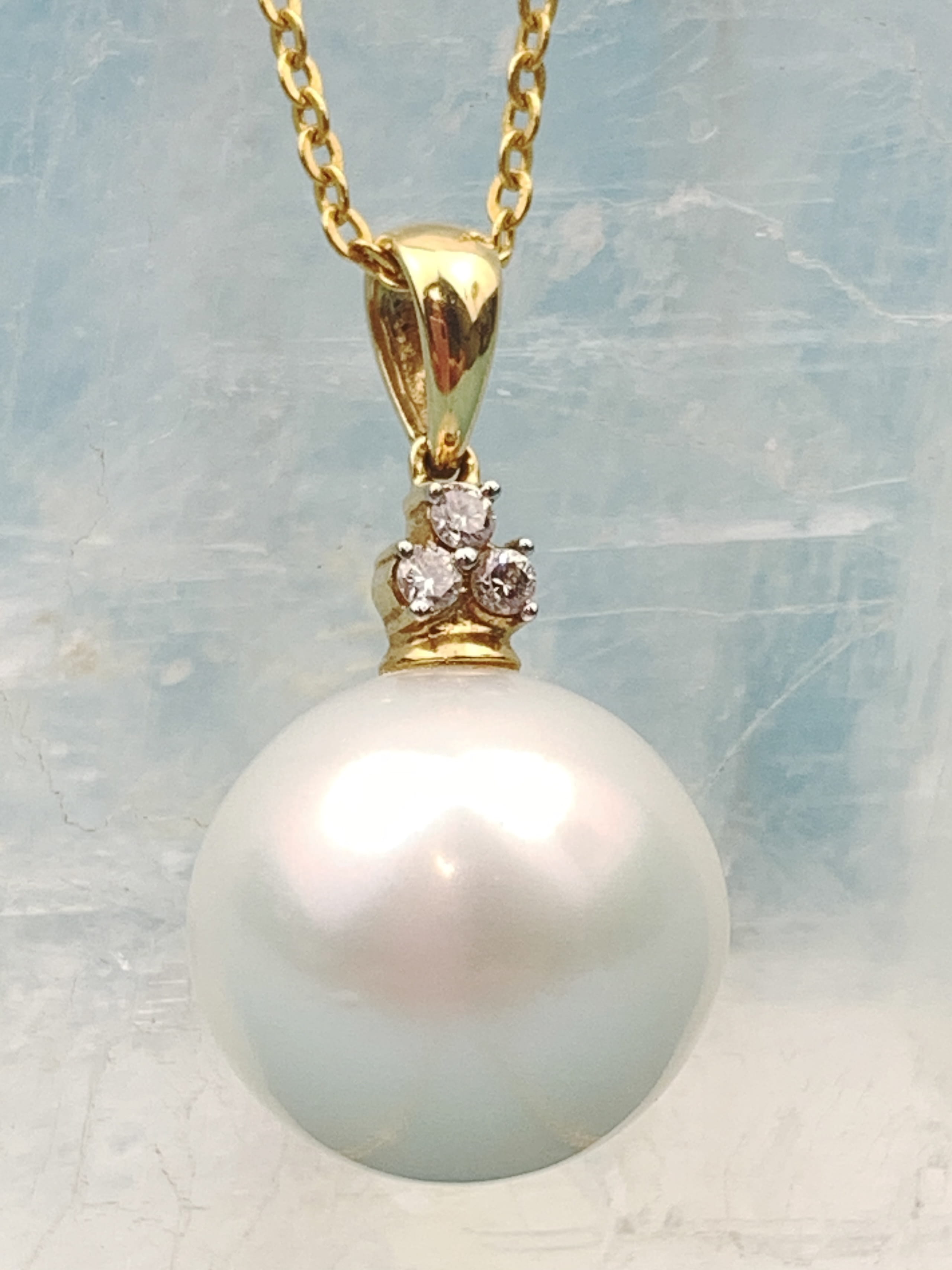 18ct Gold Diamond & Pearl Pendant - Image 2