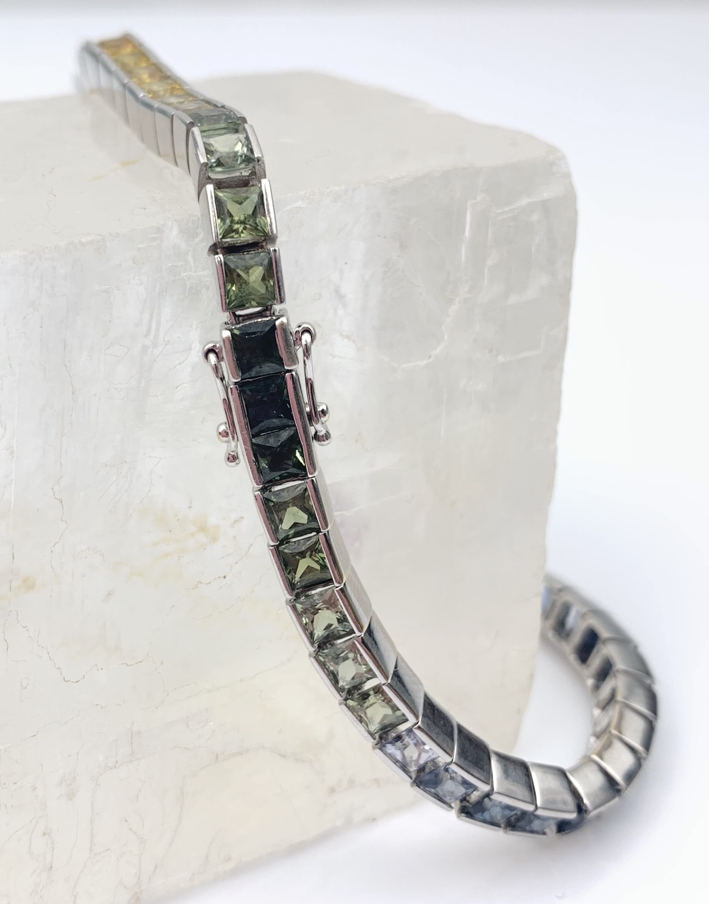 18ct Gold Rainbow Sapphire Tennis Bracelet - Image 4
